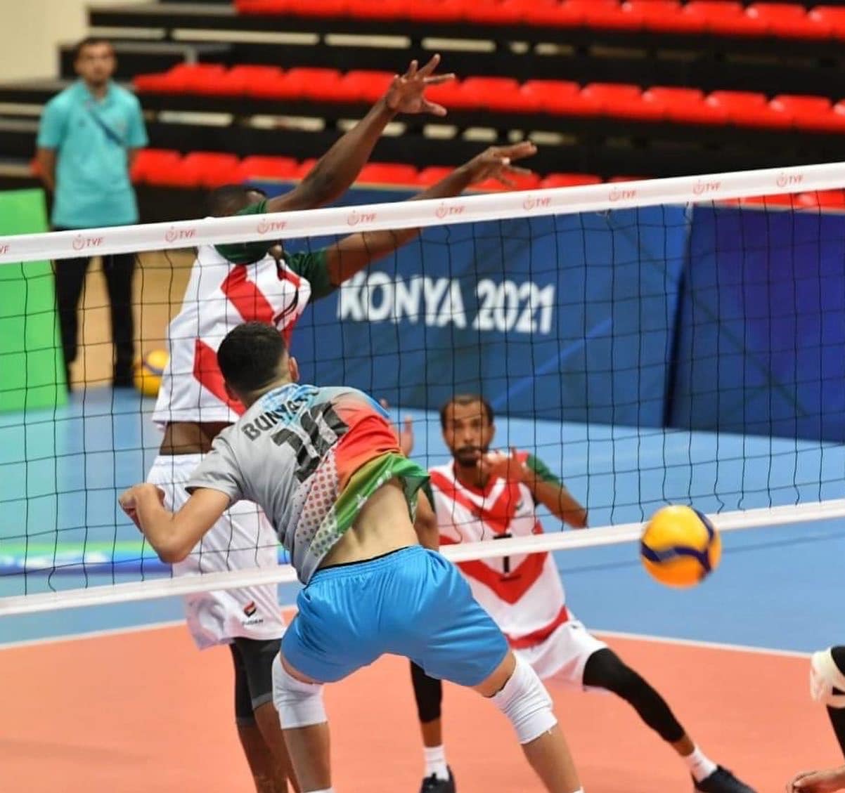 Kişi voleybolçularımız İslamiadaya qələbə ilə başladılar - FOTO